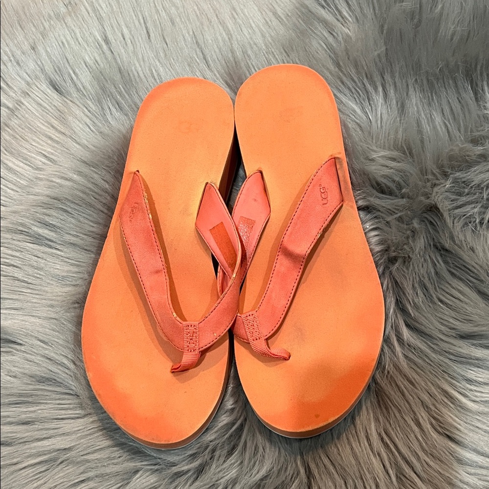 EUC UGG DANI SLIM WEDGE FLIP FLOP IN CORAL sz 8